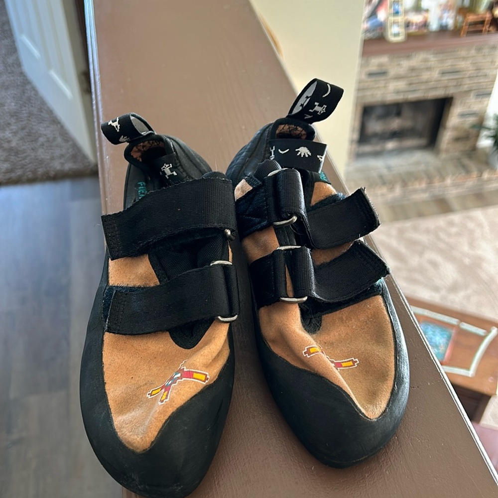 Stealth C4 climbing shoes, size 6.5